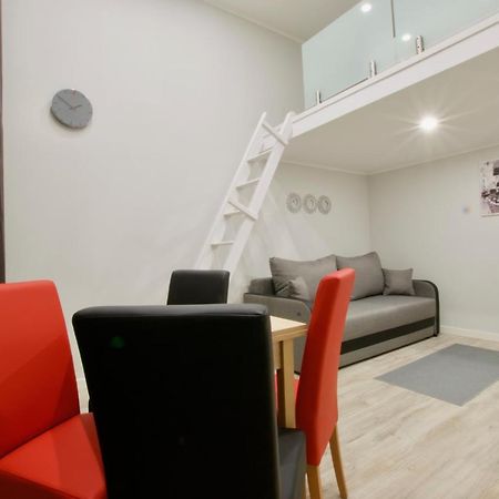 Standard Apartment By Hi5 - Csengery 3 Boedapest Buitenkant foto